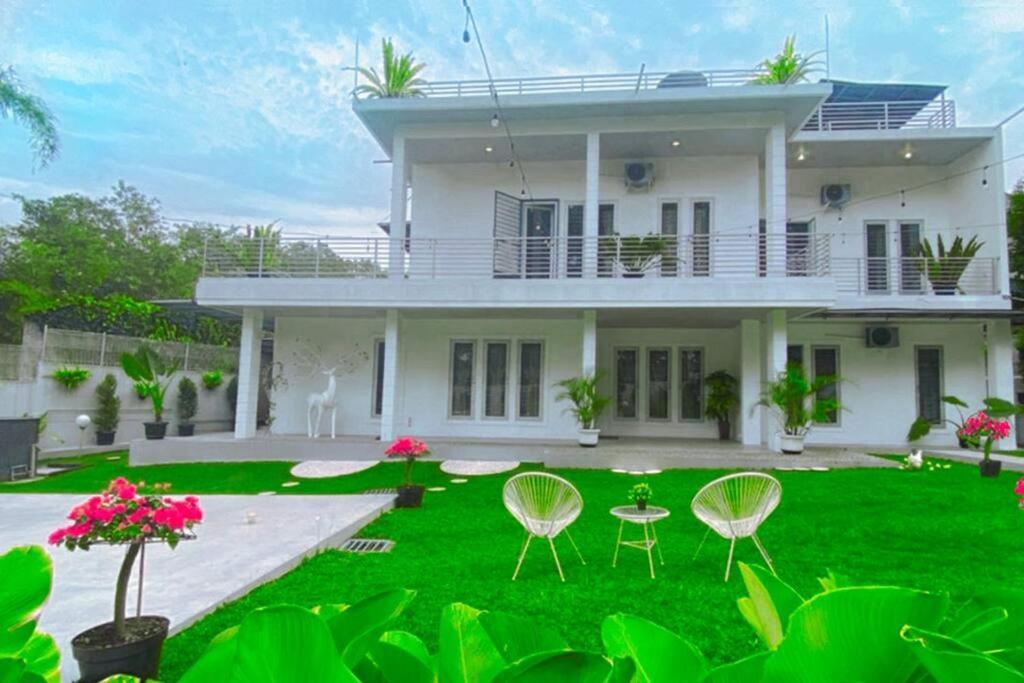 Garden Villa By Villapedia Bogor Bagian luar foto